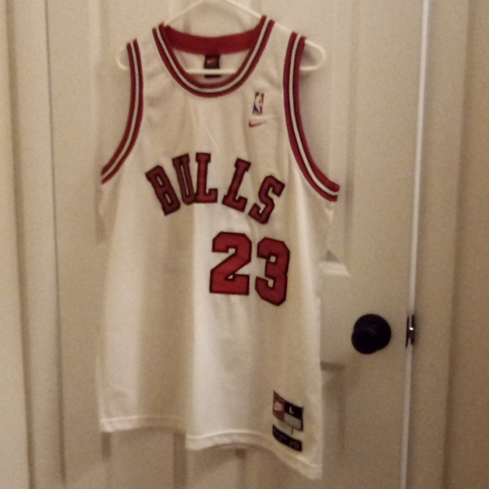 Great condition Michael Jordan jersey size L